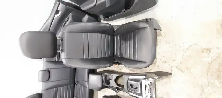 Mercedes-Benz W470 (2017 - 2020) Комплект отделки дверей — фото 7