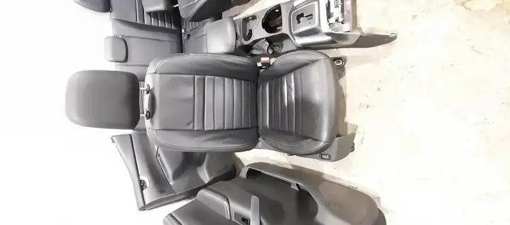 Mercedes-Benz W470 (2017 - 2020) Комплект отделки дверей — фото 8