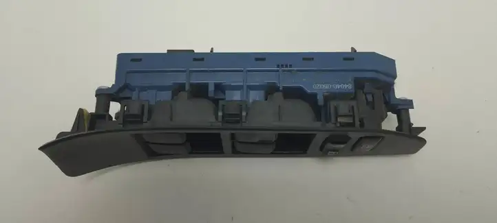 Toyota Verso (2012 - 2015) 8404005020 Блок кнопок стеклоподъемников — фото 5