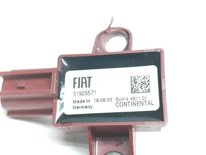 Fiat 500 (2015 - ) 51925571 Датчик удара SRS — фото 3