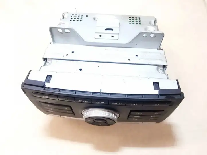 Kia Ceed (2010 - 2012) 961601h000 Магнитола / мультимедийная система — фото 2