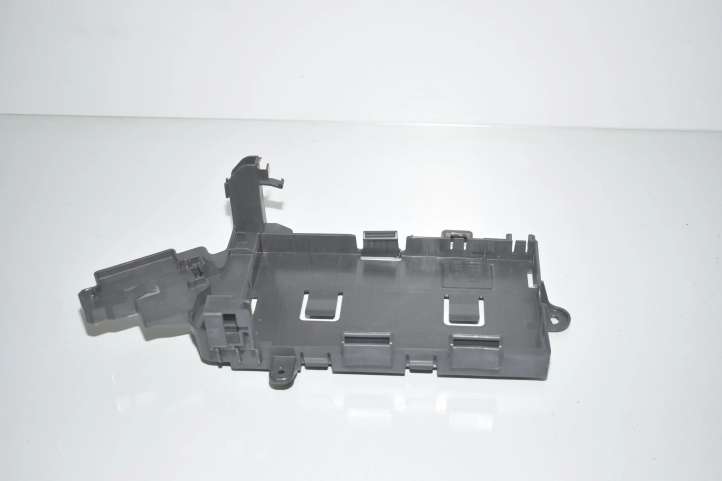 8783809 BMW 3 G20 G21 Kita variklio skyriaus detalė