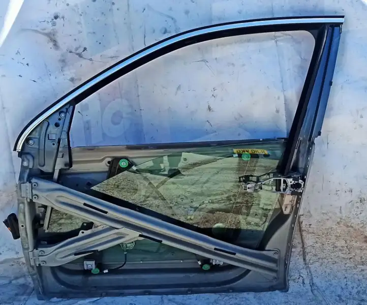 Volkswagen Jetta V (2005 - 2010) Рамка стекла передней двери — фото 1