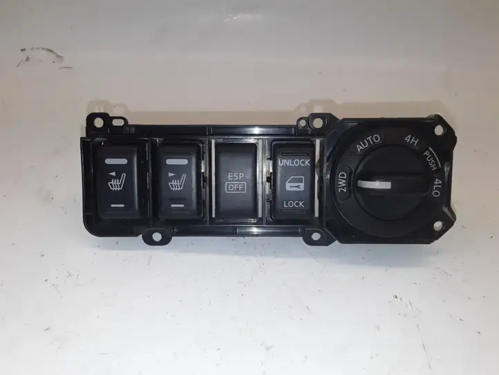Nissan Pathfinder R51 (2005 - 2012) VP5NFX061B54 Другие включатели / ручки/ переключатели — фото 1