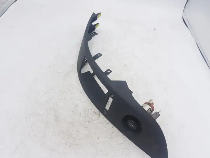 Toyota Corolla Verso AR10 (2004 - 2009) 5567064020 Прочие детали салона — фото 1