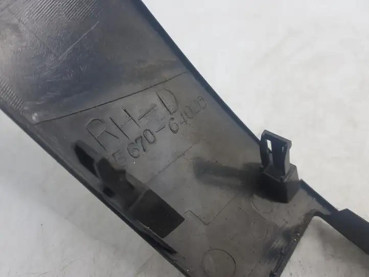 Toyota Corolla Verso AR10 (2004 - 2009) 5567064020 Прочие детали салона — фото 2