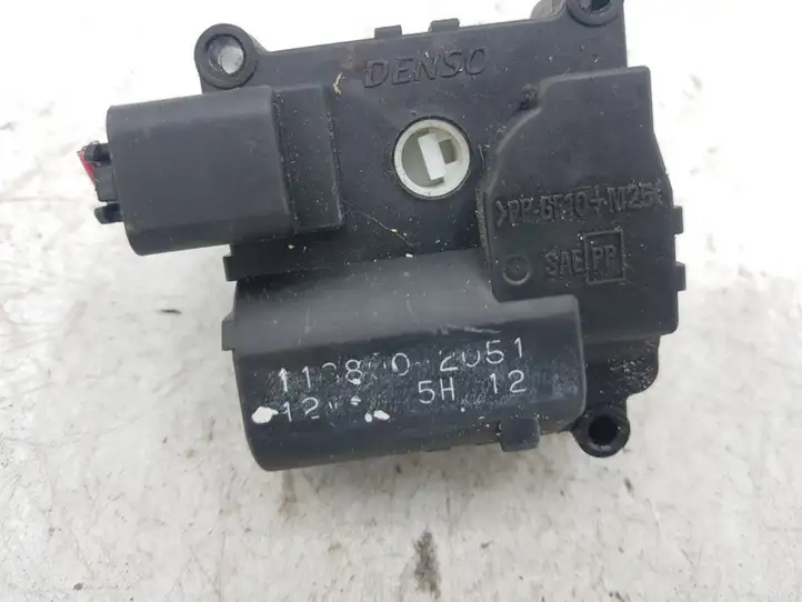 Toyota Avensis T250 (2003 - 2006) 1188002051 Двигатель задвижки потока воздуха — фото 2