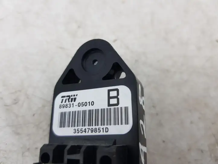Toyota Corolla Verso AR10 (2004 - 2009) 8983105010 Датчик удара SRS — фото 2