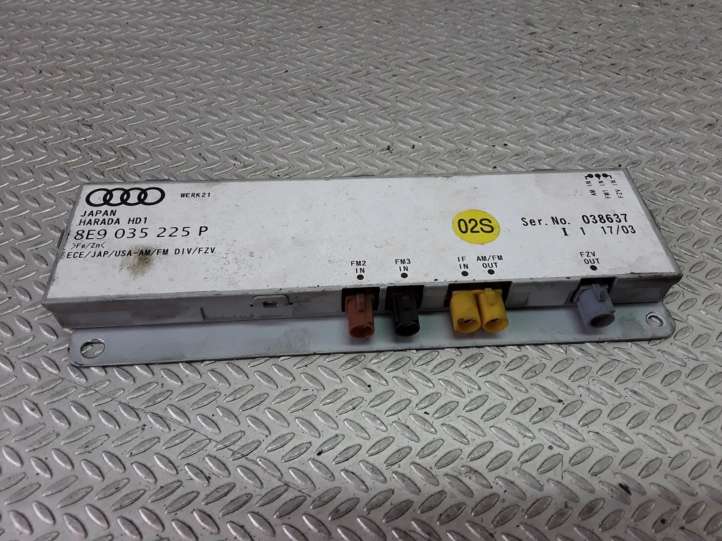 8E9035225P Audi A4 S4 B6 8E 8H Antenos stiprintuvas