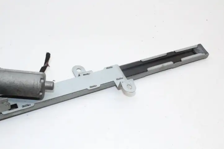 Mercedes-Benz CLK A209,C209 (2002 - 2009) 0132004321 Электродвигатель регулировки ремня безопасности — фото 10