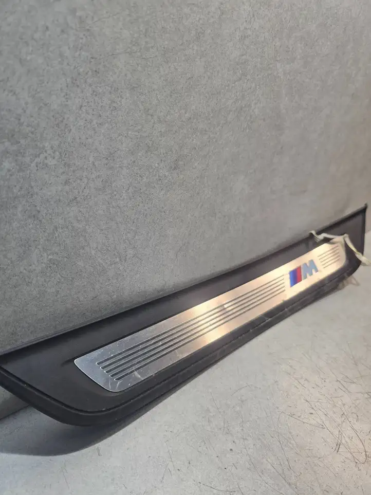 BMW 5 G30 G31 (2016 - ) 8064906 Внутренняя отделка заднего порога — фото 3