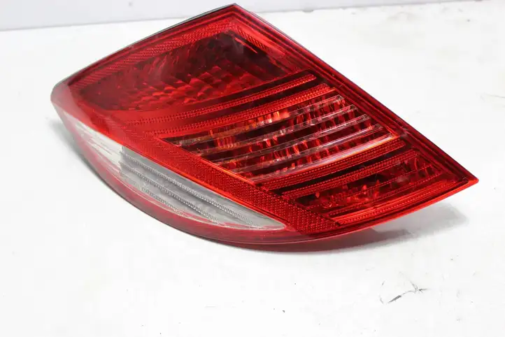 Mercedes-Benz CL C216 (2007 - 2014) A2168200164 Задний фонарь в кузове — фото 1