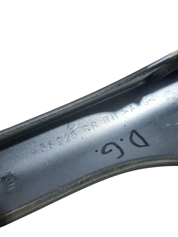 Toyota Corolla Verso AR10 (2004 - 2009) 458225 Крышка рейлинга — фото 3