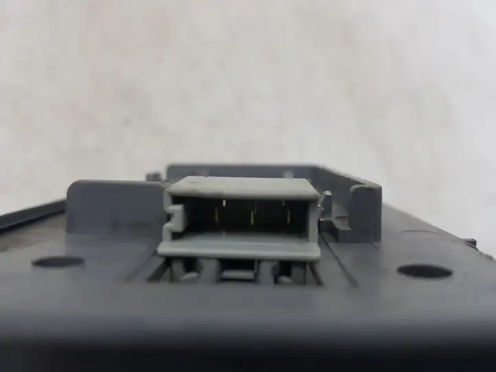 Honda HR-V (1998 - 2005) O2C13 Задняя подсветка — фото 3