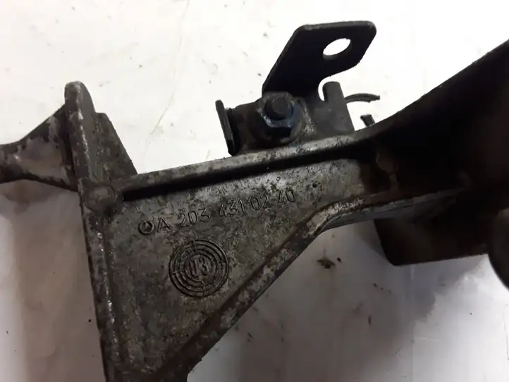 Mercedes-Benz C W203 (2000 - 2007) A2034310240 Кронштейн блока ABS — фото 3