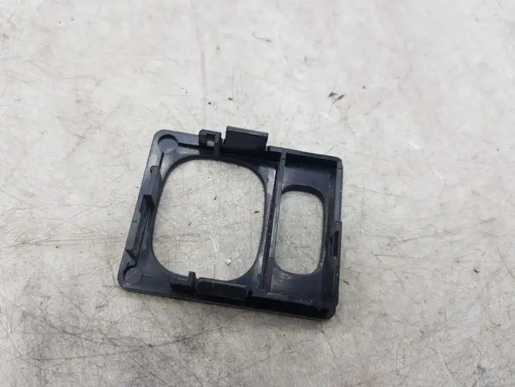 Toyota Corolla Verso AR10 (2004 - 2009) NOCODE Накладка кнопки регулировки зеркал — фото 3