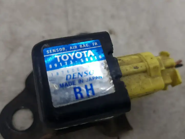 Toyota Previa (XR30, XR40) II (2000 - 2006) 8917358010 Датчик удара SRS — фото 2