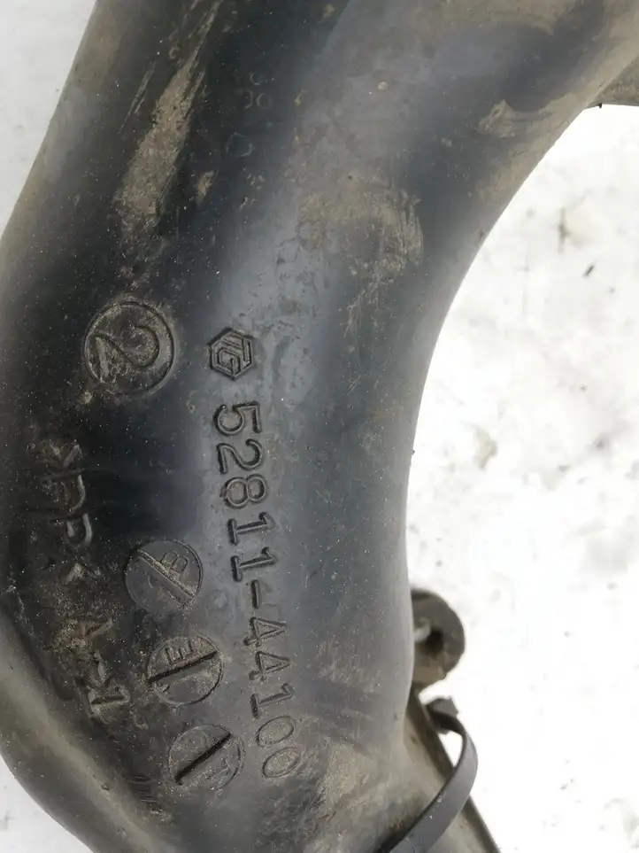 Toyota Avensis Verso (2001 - 2004) 5281144100 Детали воздухозаборника — фото 3