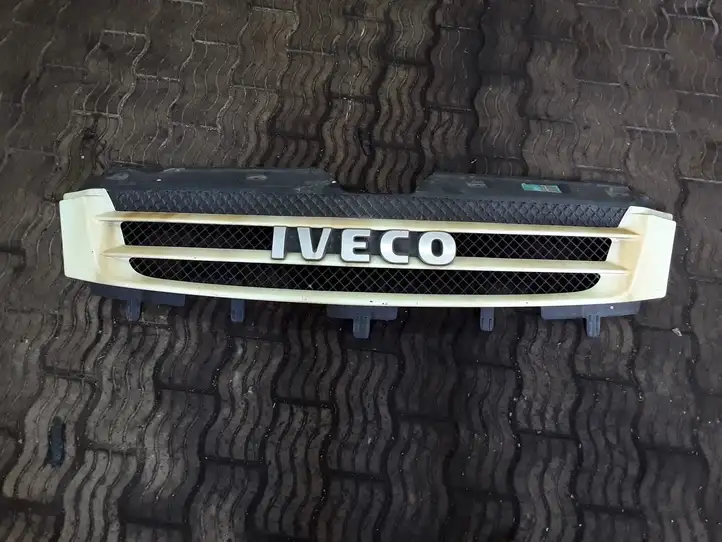 Iveco Daily Daily 35 - 40.10 (2001 - 2016) 38028010150 Передняя решетка — фото 1
