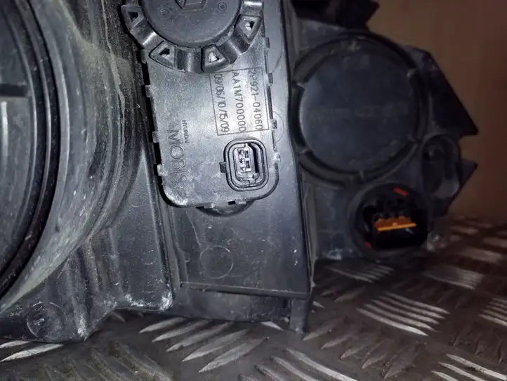 Kia Sorento (2009 - 2014) 921012P090 Передняя фара — фото 2