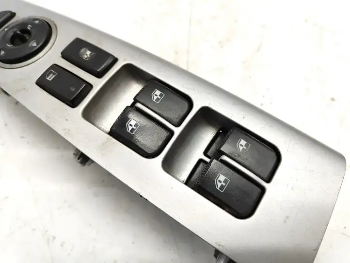 Hyundai Santa Fe (2005 - 2009) 3714911110 Блок кнопок стеклоподъемников — фото 5