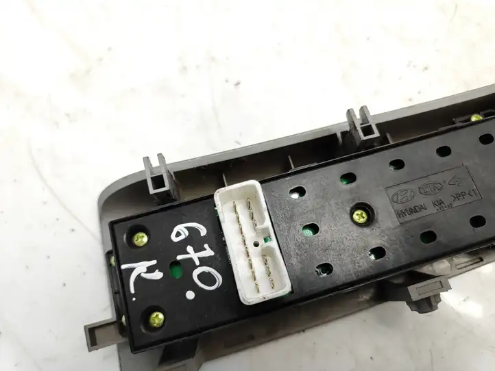 Hyundai Santa Fe (2005 - 2009) 3714911110 Блок кнопок стеклоподъемников — фото 9
