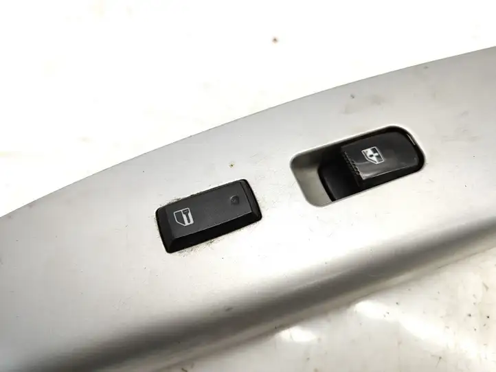 Hyundai Santa Fe (2005 - 2009) 3715101110 Блок кнопок стеклоподъемников — фото 4