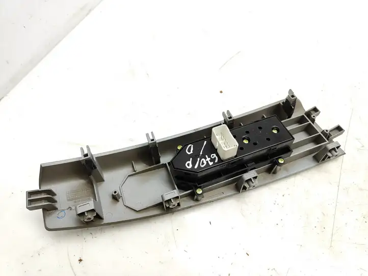 Hyundai Santa Fe (2005 - 2009) 3715101110 Блок кнопок стеклоподъемников — фото 6
