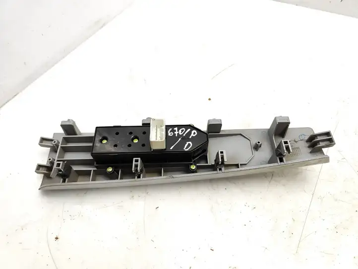 Hyundai Santa Fe (2005 - 2009) 3715101110 Блок кнопок стеклоподъемников — фото 8