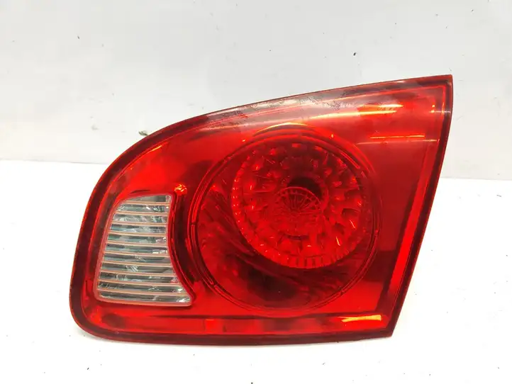 Hyundai Santa Fe (2005 - 2009) 924062B000 Задний фонарь в крышке багажника — фото 1