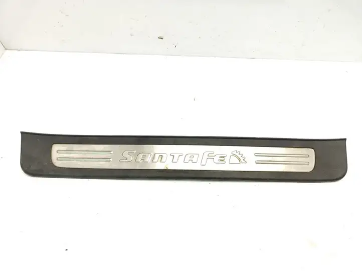Hyundai Santa Fe (2005 - 2009) 858812B000 Внутренняя отделка переднего порога — фото 1