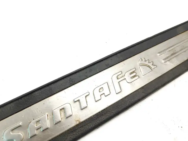 Hyundai Santa Fe (2005 - 2009) 858812B000 Внутренняя отделка переднего порога — фото 4