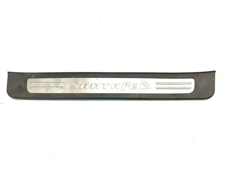 Hyundai Santa Fe (2005 - 2009) 858712B000 Внутренняя отделка переднего порога — фото 1