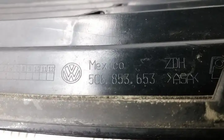 Volkswagen Jetta VI (2011 - 2018) 5C6853653 Передняя решетка — фото 2