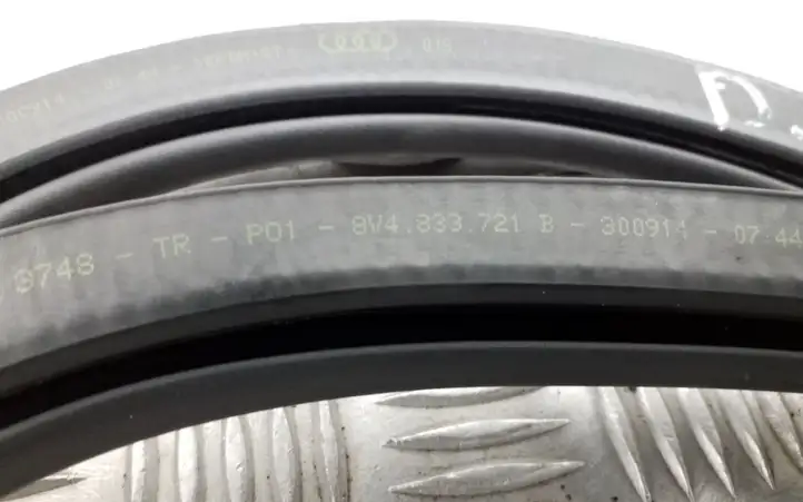 Audi A3/S3 8V (2012 - 2016) 8V4833721B Уплотнитель кузова — фото 3