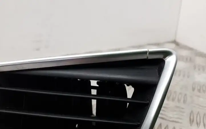 Audi Q5 SQ5 (2008 - 2012) 8R1820901 Боковой воздушный дефлектор — фото 4
