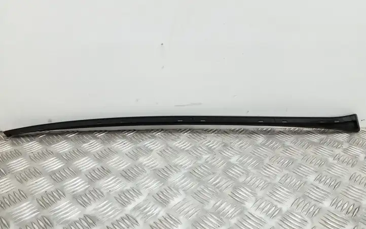 Audi Q5 SQ5 (2008 - 2012) 8R0854328A Накладка стоек лобового стекла — фото 2