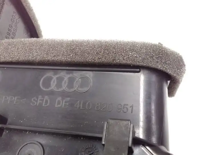Audi Q7 4L (2005 - 2009) 4L0820951 Центральный воздушный дефлектор — фото 5