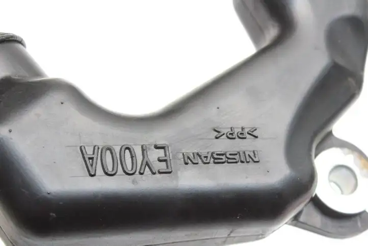 Nissan 370Z (2008 - 2014) Трубка подачи воздуха — фото 6