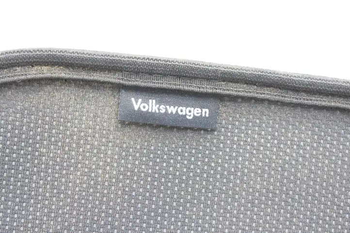 Volkswagen Touareg II (2010 - 2018) Солнцезащитная шторка задней двери — фото 6