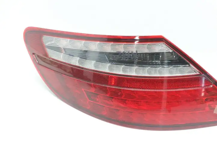 Mercedes-Benz SLK R172 (2011 - 2017) A1729063900 Задний фонарь в кузове — фото 4