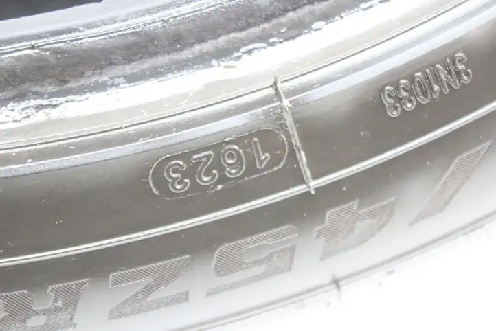 BMW 3 E90 E91 (2005 - 2012) 22545R18 Летняя шина R12 — фото 7