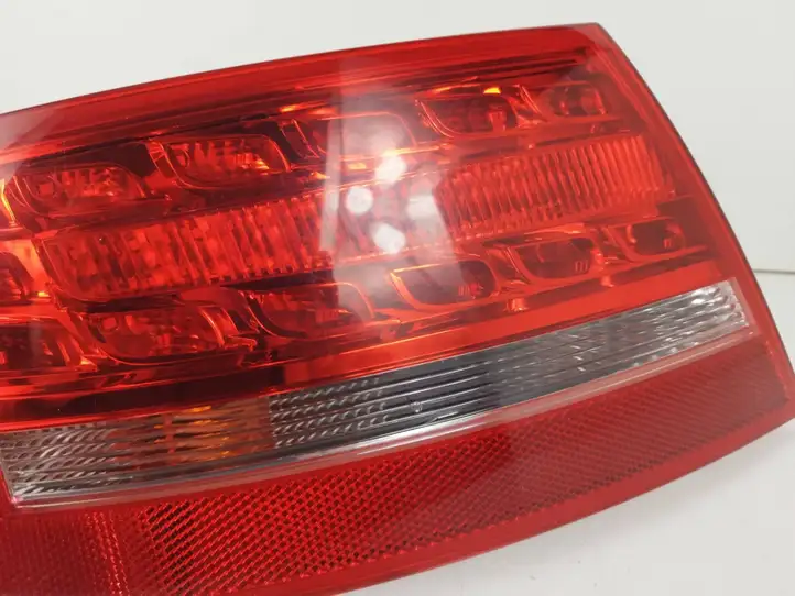 Audi A5 8T 8F (2007 - 2011) 8T8945095D Задний фонарь в кузове — фото 2