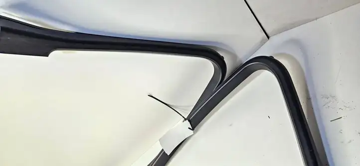BMW 3 E90 E91 (2005 - 2012) 4913430844 Накладка стекла передней двери — фото 7
