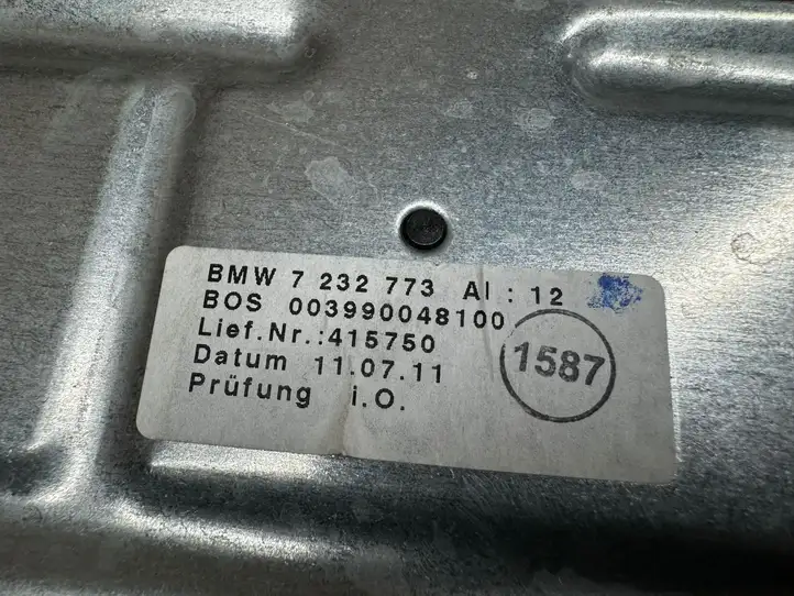 BMW 5 F10 F11 (2009 - 2016) 7232773 Механизм шторки багажника — фото 6