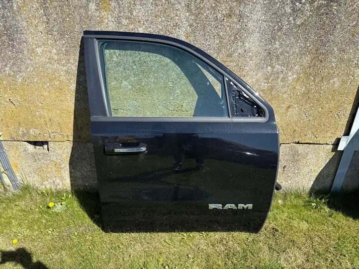 Dodge Ram (2018 - ) Дверь — фото 1