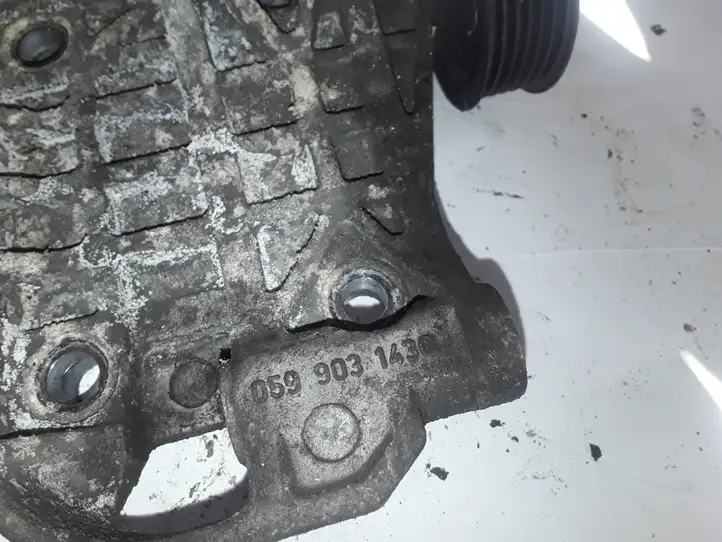 Audi Q7 4L (2005 - 2009) 059903143Q Кронштейн генератора — фото 2