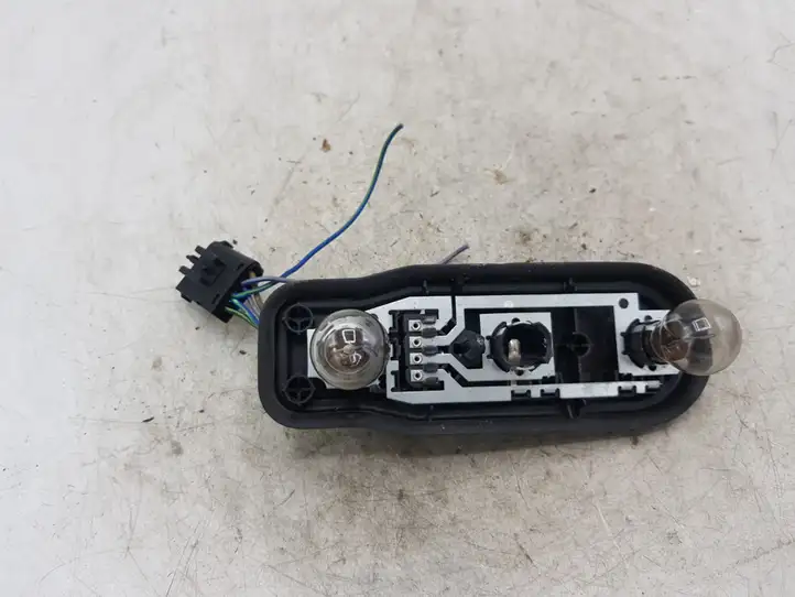 BMW 5 E39 (1996 - 2003) 8371324 Деталь заднего фонаря — фото 1