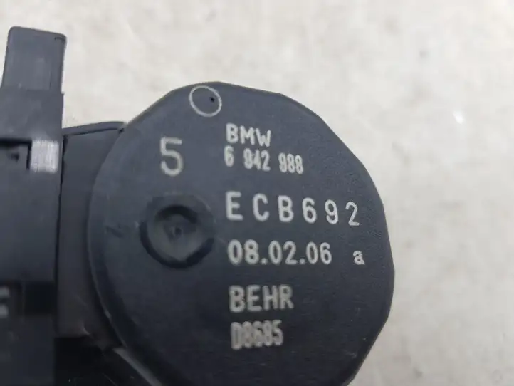 BMW 5 E60 E61 (2004 - 2010) 6942988 Двигатель задвижки потока воздуха — фото 2