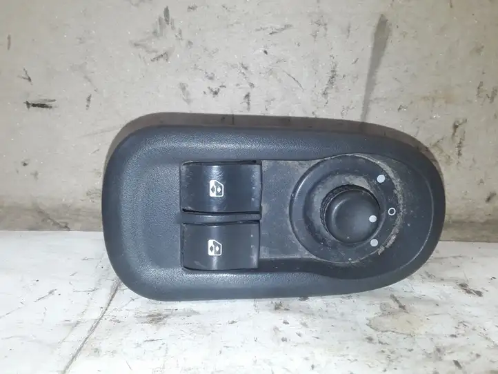 Renault Master III (2010 - ) 8200637849 Кнопка стеклоподъемников — фото 1